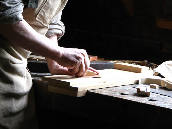Nuestra dilatada <strong>experiencia y  profesionalidad</strong> nos consolidan como una de las empresas de <strong>carpintería y ebanistería en Xerta</strong> más destacadas. Todos  nuestros <strong>carpinteros y ebanistas</strong> cuentan con una amplia  formación en el <strong>sector de la madera</strong>.